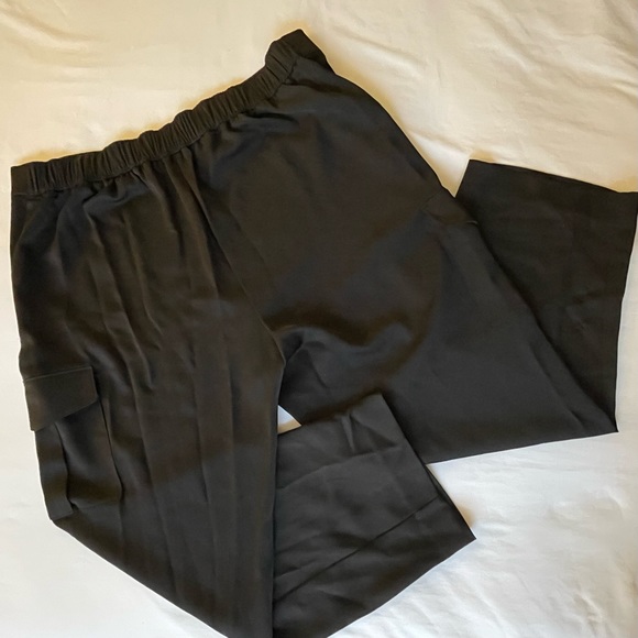 NEW Loft Cargo Fitted Pants Women’s size XL in Black Elastic Waistband - Picture 11 of 14